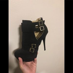Cute High Heel Gold accent clasps